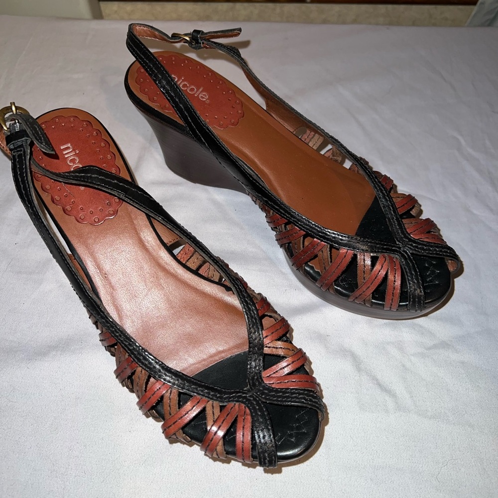 Nicole Wedge Sandal with Broken Buckle Size 9